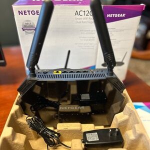 NETGEAR SMART WIFI ROUTER